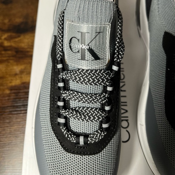 Calvin Klein Womens Sierra Knit Sneaker Shoes Gray Black Low Top Lace Up size 7 - Picture 6 of 10